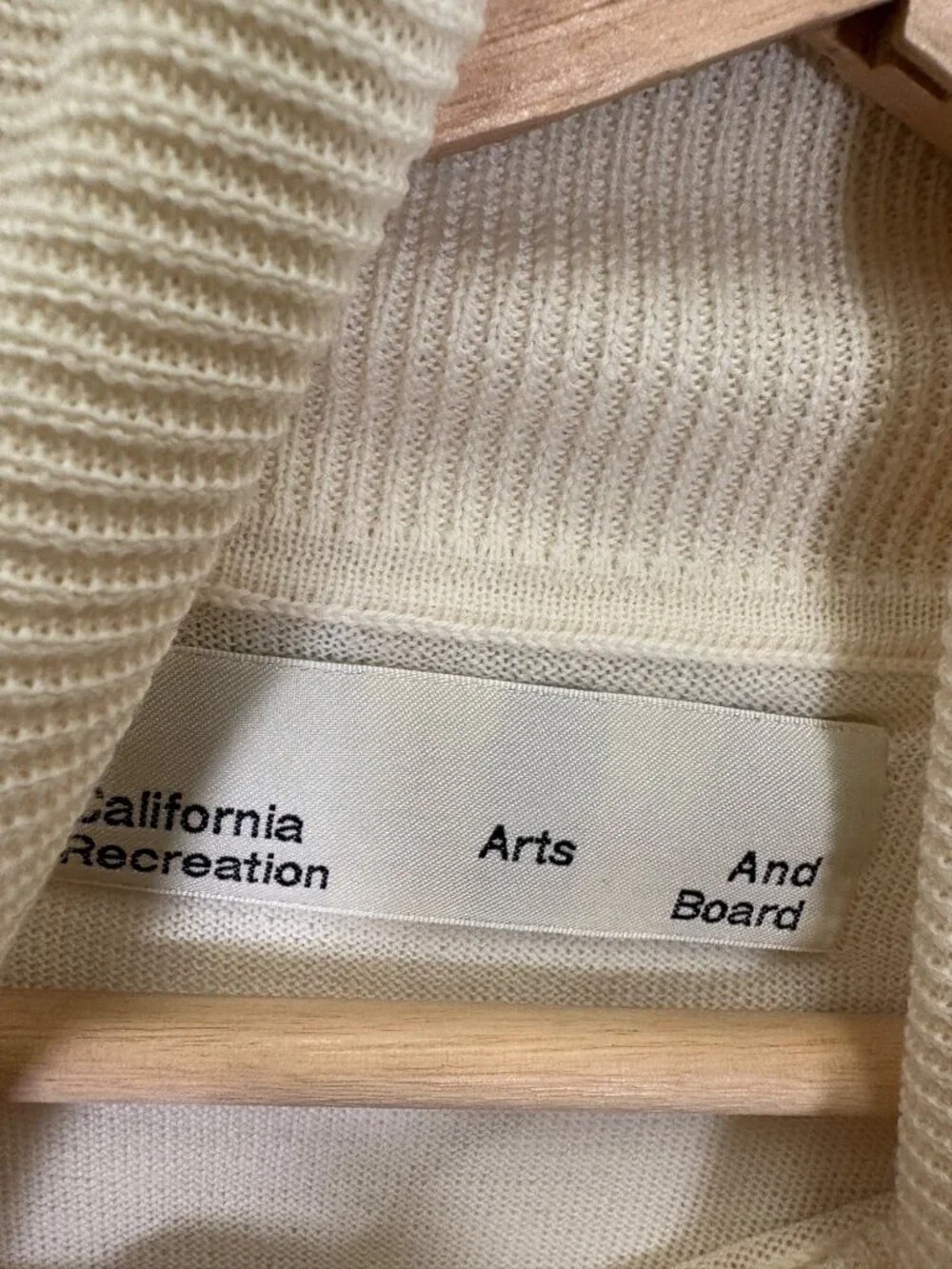 California Arts and Recreation Board Wool Turtle Neck Sweater Size Medium